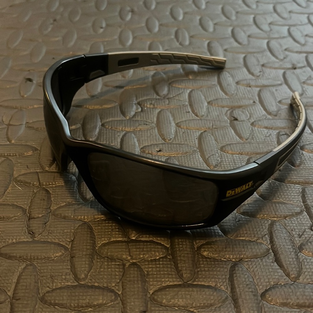 Dewalt sunglasses